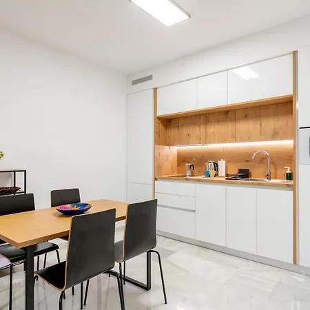 Triana Betis Apartmán *